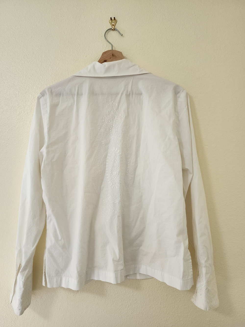 Coldwater Creek White Button-Down Shirt with Subtle Embroidery - Picture 2 of 6